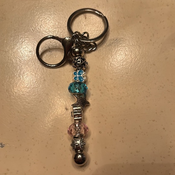 Key chains - Picture 7 of 8